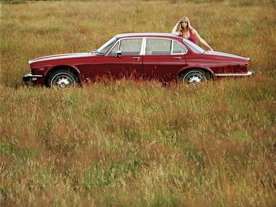  Jaguar XJ6 (Series II) 1973 года  (US) (фото 2 из 2)
